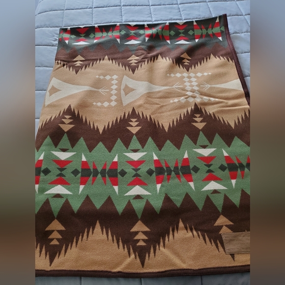 Pendleton Bedding Pendleton Woolen Blanket Poshmark